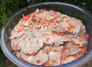 Una foto de Carne fría (peceto o palomita) a la criolla