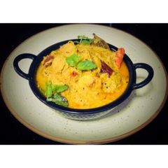A picture of Prawns & Potato in the Poppyseeds & Melon Seeds Gravy/Chingri-Aloo Posto.