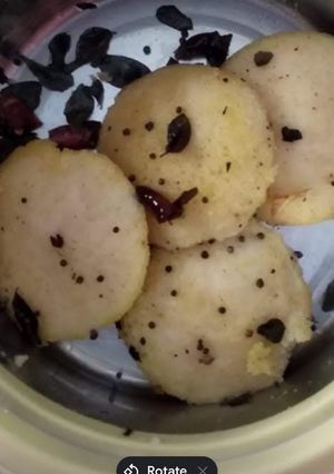 सूजी की इडली रेसिपी मुख्य फोटो