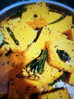 खमन ढोकला (Khaman Dhokla recipe In Hindi) रेसिपी मुख्य फोटो