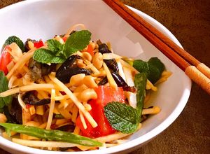 Hình của món Gỏi Somtam Củ Cải Thuỵ Điển & Ba Khía.