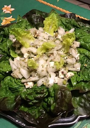 Une photo de Salade rougette à l oignon doux des Cévennes,pistaches et feta