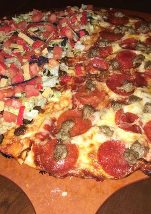 A picture of Taco Pizza.