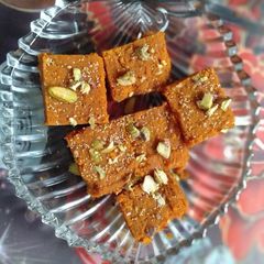 Famous sweet of Gujarat "mohanthal" A picture of Famous sweet of Gujarat "mohanthal".