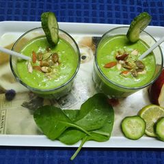 Spinach Cucumber Apple Green Smoothie A picture of Spinach Cucumber Apple Green Smoothie.
