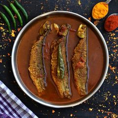 Parshe Macher Tel Jhal (Mullet Fish Spicy Curry) A picture of Parshe Macher Tel Jhal (Mullet Fish Spicy Curry).