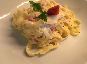 Una foto de Espaguetis a la Carbonara