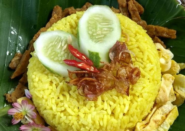 Lagi Viral Resep Nasi Kuning Magicom yang Menggugah Selera