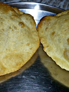 A picture of Bhature.