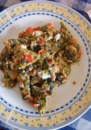 A picture of Strapatsada with Tomato and Amaranth Greens.