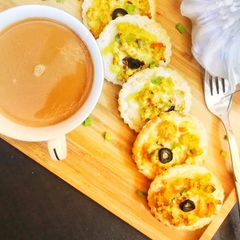A picture of Andha piaz bread pizza.