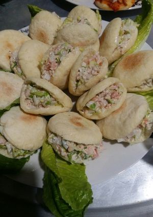 صورة لوصفة خبز صغير مع حشوة باردة