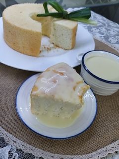 Hình của món Coconut Angel food cake.
