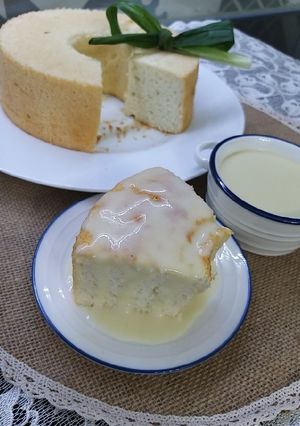 Hình của món Coconut Angel food cake.