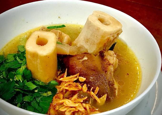 Sup Kaki Sapi a la Mie Kocok Mang Dadeng Bandung