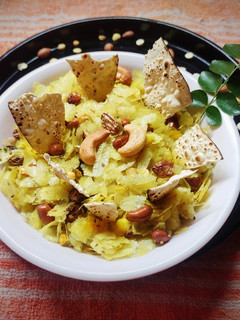 પાપડ પૌવા (Papad Poha Recipe In Gujarati) રેસીપી મુખ્ય ફોટો