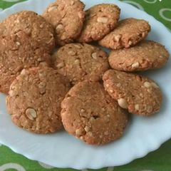 A picture of Whole wheat oats peanut cookies.