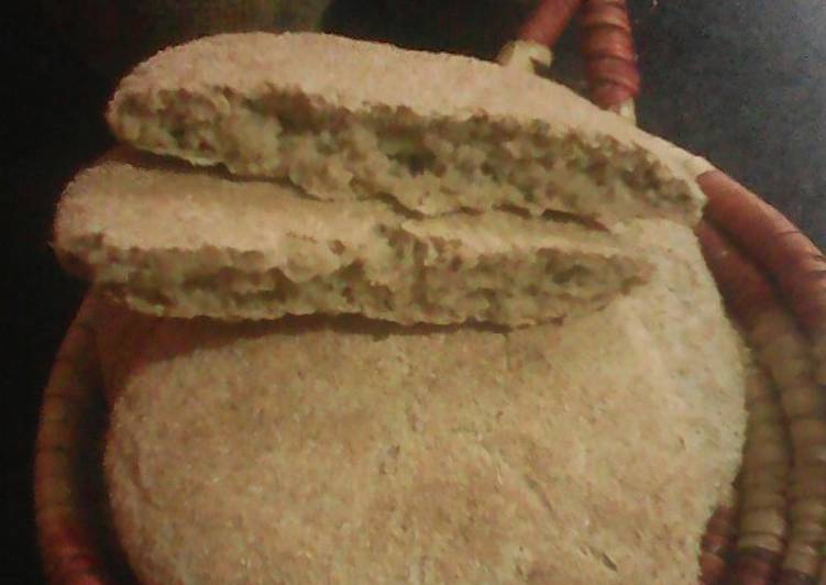 خبز القمح الكامل