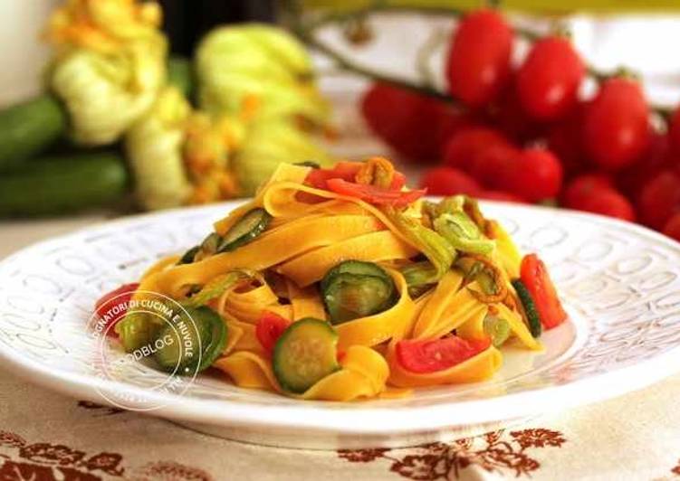 Recipe of Favorite Fettuccine al peperoncino con zucchine novelle con i fiori