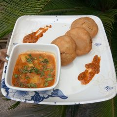 A picture of Mung dal kachori.