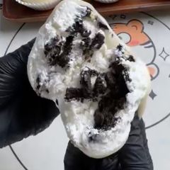 A picture of Oreo Mochi.