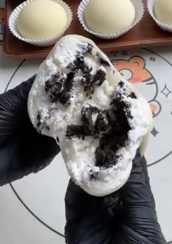A picture of Oreo Mochi.