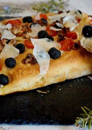 Foto principal de Focaccia o pan italiano a la mediterránea