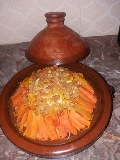 صورة لوصفة طاجين الجزر والزبيب