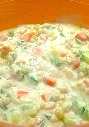 A picture of Curd Salad with Veggies & Fruits.