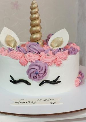 عکسی از دستور کیک تولد با تم اسب تک شاخ