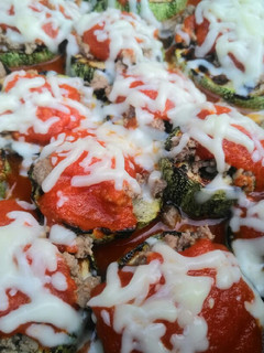 Una foto de Zucchini con Carne y Queso al grill