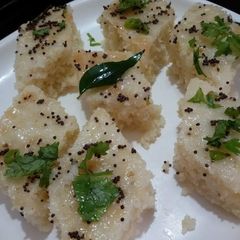 A picture of Instant Rawa Dhokla.