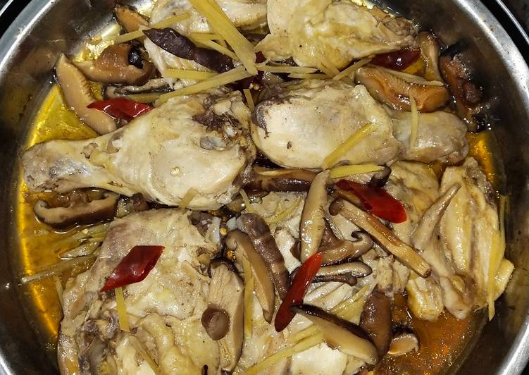 Steamed Chicken with Dried Mushrooms
