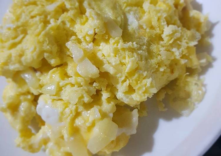 Recipe of Favorite Super Tasty Garlic Omelette