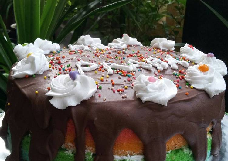 Resep Rainbow Cake Ultah Sederhana, Enak Banget