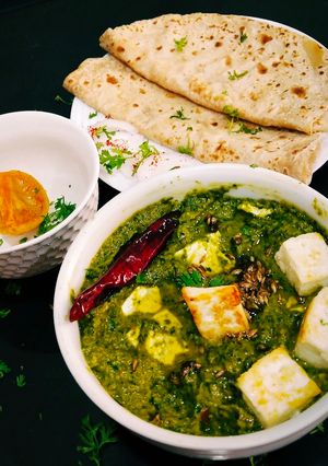 A picture of Cottage Cheese In Spinach Gravy Palak Paneer.