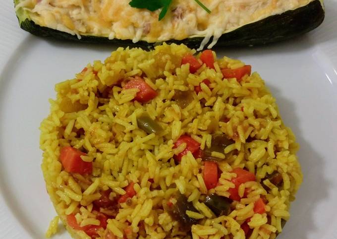 Calabacín Relleno De Boniato Y Tofu Con Arroz Salteado De Verduras Con ...