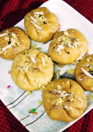 A picture of Mawa kachori.