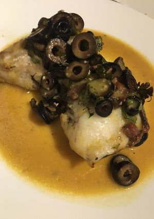 Foto principal de Merluza con anchoas y aceitunas