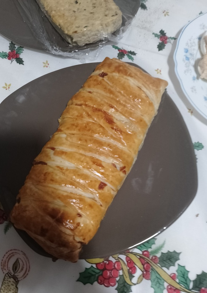 Una foto de Hojaldre de Pollo cocido