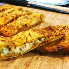 A picture of Cheesy Garlic Bread.