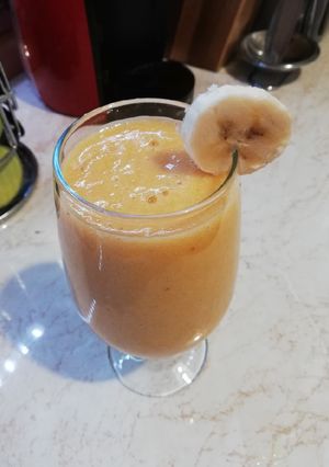 Smoothie☺️ Mandarinos, banános, narancsos, zöldteás🍊🍌🍊! recept fotója