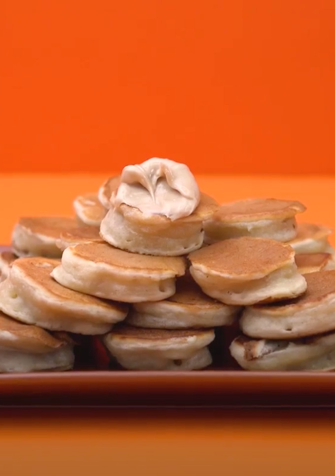 Una foto de Mini Tortitas rellenas de plátano