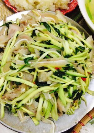 Hình của món Nộm xoài tai heo(Gỏi xoài tai heo).