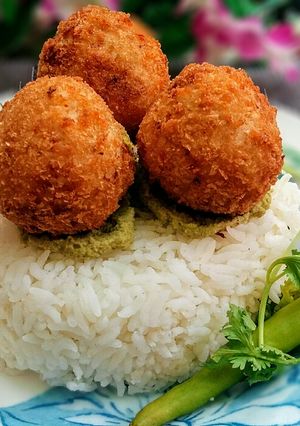 சீஸி சட்னி பாம்ஸ் (Cheesy Chutney Boms Recipe in tamil) செய்முறை முக்கிய புகைப்படம்