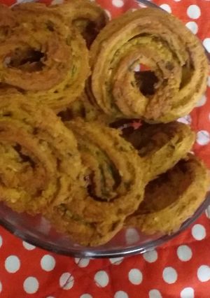 A picture of Non fried besan patra chakli.