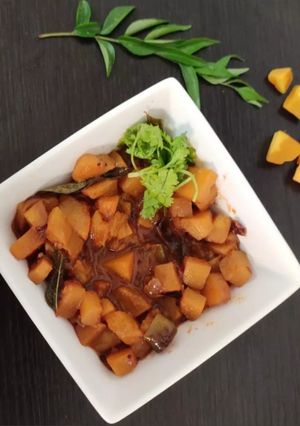 A picture of Pumpkin tamarind gravy.