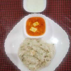 A picture of Samak pulao with aloo-paneer sabzi.