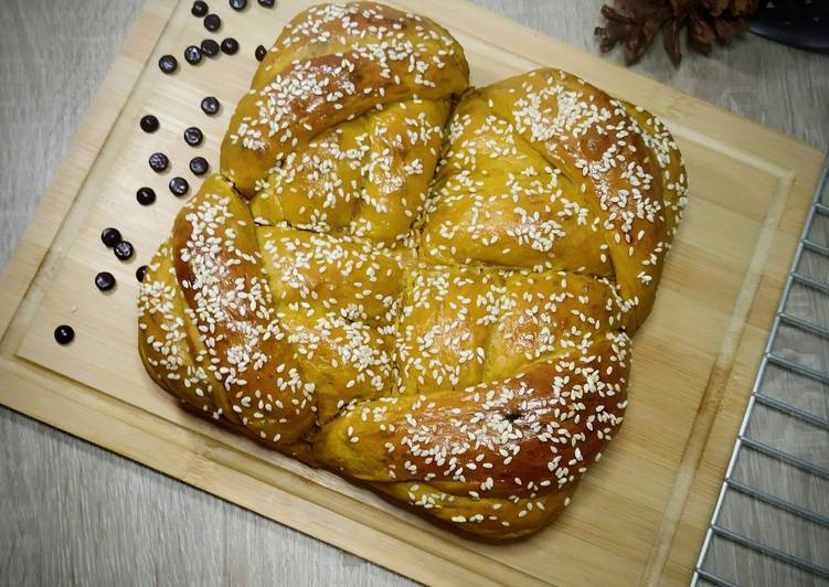 Pumpkin Braided Bread (kreasi Resep Chef Juni)