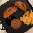 Pollos rellenos en salsa
